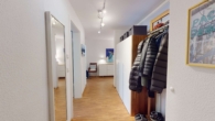 Neuwertig - Modern - Vermietet: Energieeffiziente 4-Zi ETW mit TG Stellplatz in Ettlingen - 1.OG, Flur
