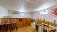 Großzügiges, familienfreundliches Zuhause in naturnaher Lage – mit Garten und Ausbaureserven - Keller, Bar