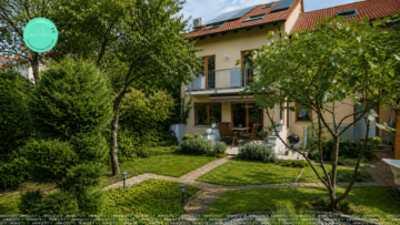Zwei Wohneinheiten. Unzählige Möglichkeiten. Familientraum mit Einliegerwohnung in KA-Hagsfeld, 76139 Karlsruhe, Zweifamilienhaus