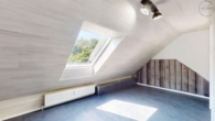 Sonnig – Ruhig – Stadtnah: 3-Zi-DG-Wohnung mit Balkon & Kochinsel in Germersheim-Sondernheim - 2.OG, Schlafen