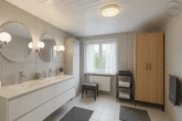 Charmant, großzügig, vielseitig – Maisonettewohnung mit Garten, Terrasse und Scheune in Loffenau - EG, Badezimmer Musterfoto