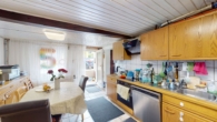 Charmant, großzügig, vielseitig – Maisonettewohnung mit Garten, Terrasse und Scheune in Loffenau - EG, Küche