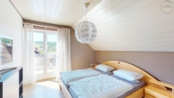 Exklusives Wohnen mit Pool und Weitblick: Modernes 1-FH mit ELW in Straubenhardt-Langenalb - OG, Kind 2