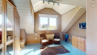 Exklusives Wohnen mit Pool und Weitblick: Modernes 1-FH mit ELW in Straubenhardt-Langenalb - OG, Schlafen