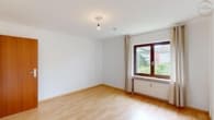 Zentral - Gepflegt - Gut geschnitten: 3-Zi-ETW im 1.OG + TG-Stellplatz, Ettlingen nähe Wasen - 1.OG, Schlafen
