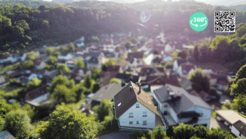 Großzügig und Idyllisch: 1–2-FH mit Balkon, Garagen & Weitblick ins Pfälzerwaldtal, Bundenthal, 76891 Bundenthal, Zweifamilienhaus