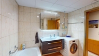 Tolles Wohngebiet: Modernisierte 3-Zi-ETW mit Loggia und TG-Stellplatz, Ettlingen-Neuwiesenreben - 1.OG, Badezimmer