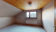 Seltene Gelegenheit: 1-2-FH mit tollem Grundstück, Garage und vielen Möglichkeiten in Ettlingenweier - 2.OG, Schlafen