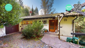 Naturnah Wohnen: Außergewöhnliches Architektenhaus mit vermieteter Einliegerwohnung in Marxzell, 76359 Marxzell, Einfamilienhaus