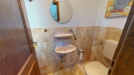 Familientraum mit Charme – Villa mit Studio, Garten & Doppelgarage, Karlsbad-Spielberg - EG, Gäste-WC