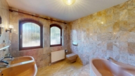 Familientraum mit Charme – Villa mit Studio, Garten & Doppelgarage, Karlsbad-Spielberg - EG, Tageslichtbad