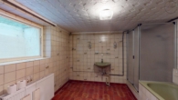 Reihenmittelhaus in toller Lage mit idyllischem eigenen Garten und Garage, Karlsruhe-Mühlburg - UG, Badezimmer